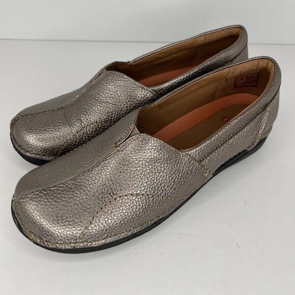 Clarks Unstructured Gold Leather Slip-On Casual Shoes Womens Size 9M Loafers - Picture 1 of 9